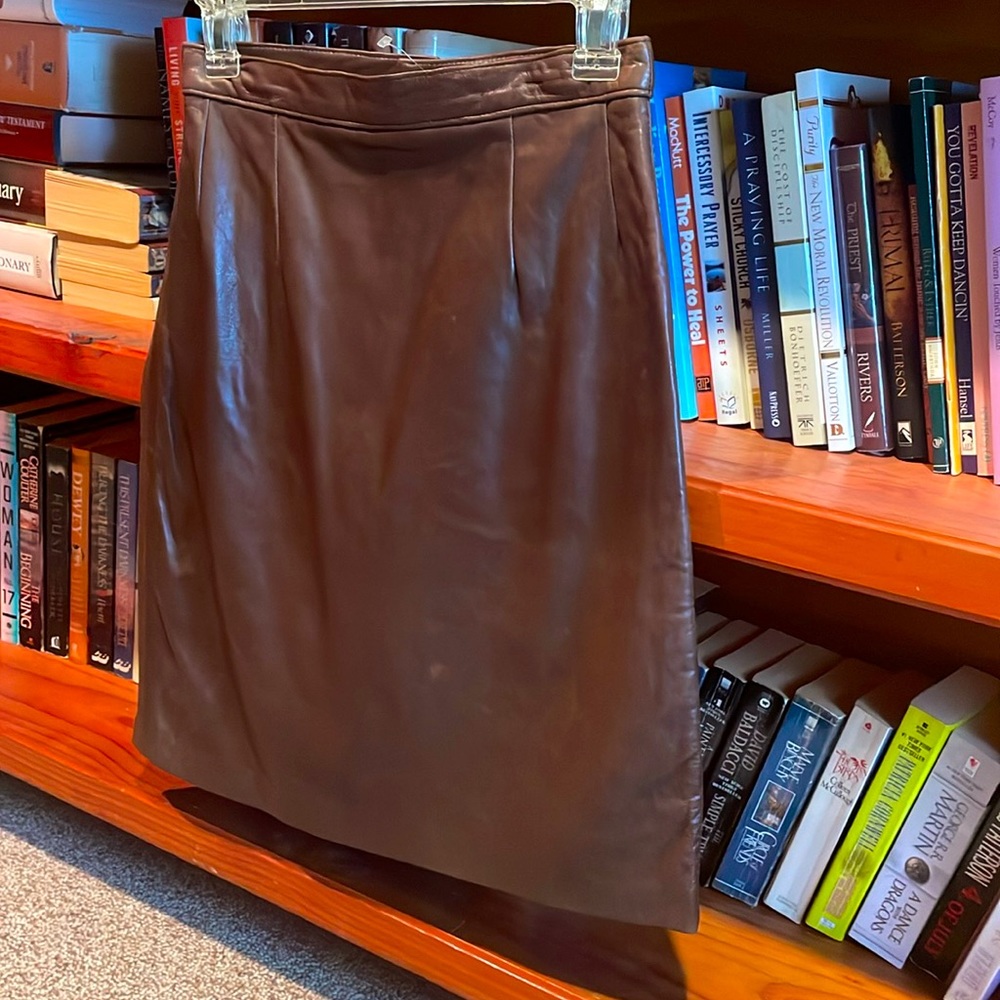 Liz Roberts and Robert Elliot thin lined  leather skirt